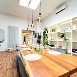 Loft House 170qm, Central, Own Garden, Parking Lot Semesterbostad Offenbach am Main