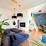 Semesterbostad Loft House 170qm, Central, Own Garden, Parking Lot Offenbach am Main