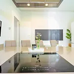 Loft House 170qm, Central, Own Garden, Parking Lot Semesterbostad *
