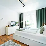 Semesterbostad Loft House 170qm, Central, Own Garden, Parking Lot