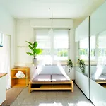 Loft House 170qm, Central, Own Garden, Parking Lot Semesterbostad *
