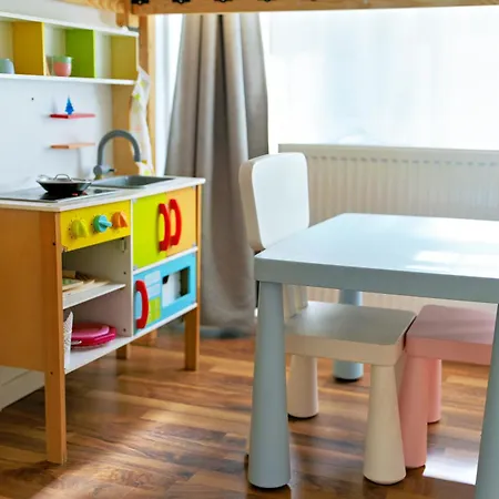Semesterbostad Loft House 170qm, Central, Own Garden, Parking Lot