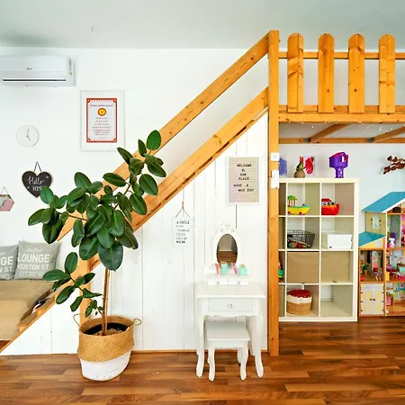 Semesterbostad Loft House 170qm, Central, Own Garden, Parking Lot Offenbach am Main