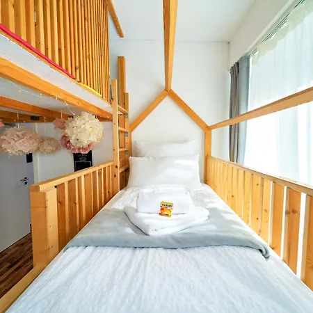 Holiday home Loft House 170qm, Central, Own Garden, Parking Lot