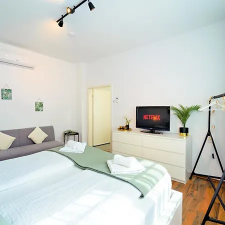 Loft House 170qm, Central, Own Garden, Parking Lot * Offenbach am Main