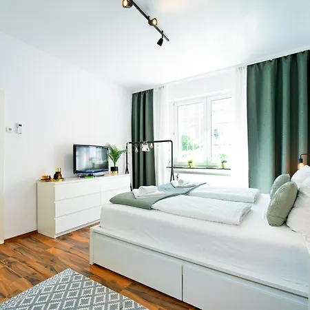Semesterbostad Loft House 170qm, Central, Own Garden, Parking Lot