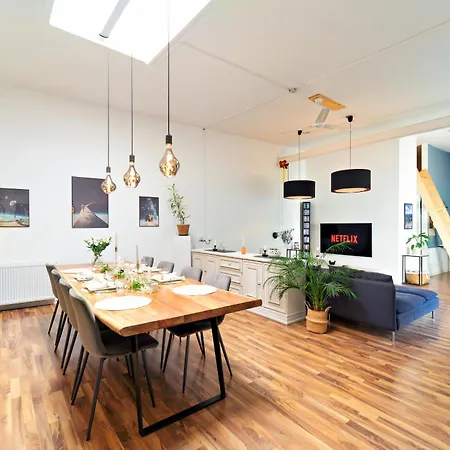 Semesterbostad Loft House 170qm, Central, Own Garden, Parking Lot Offenbach am Main