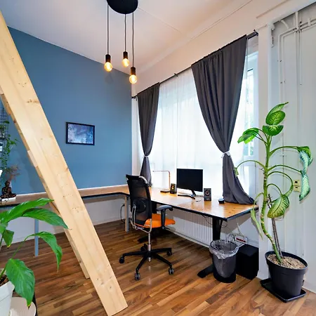 Loft House 170qm, Central, Own Garden, Parking Lot